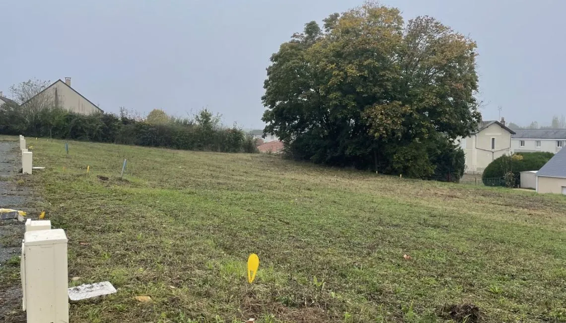 Maison 85.49 m² avec terrain à LEZIGNE (49)
