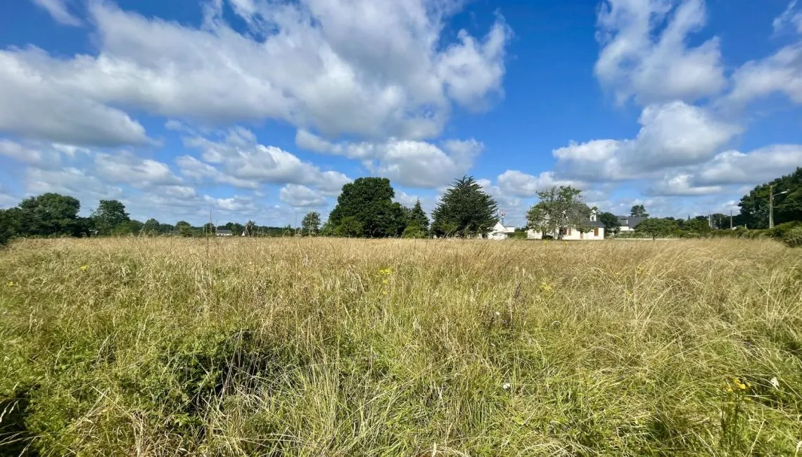 Terrain à bâtir de 608 m² à ECUILLE (49)
