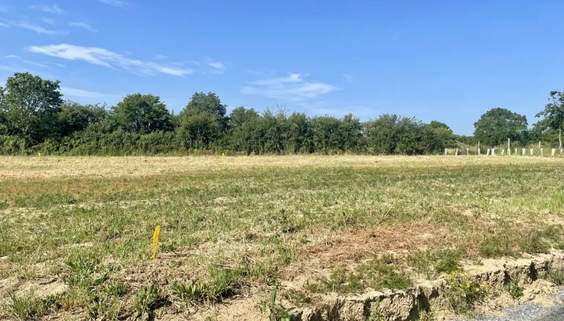 Terrain à bâtir de 480 m² à LES ALLEUDS (49)
